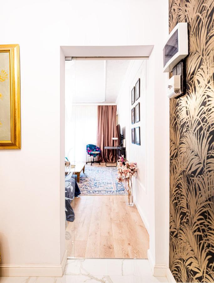 The Artist - Ultracentral Designer Apartment Бухарест Экстерьер фото