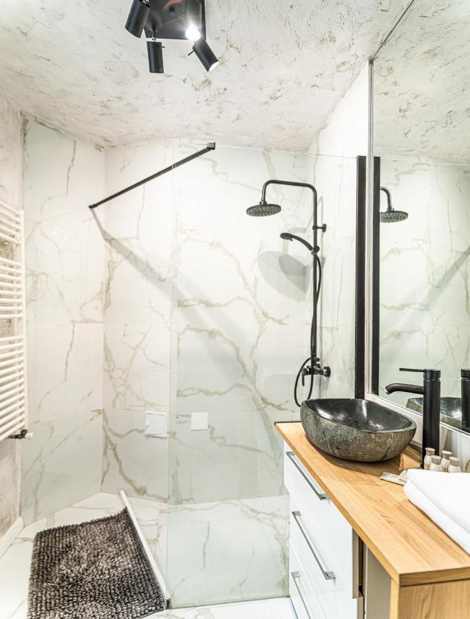 The Artist - Ultracentral Designer Apartment Бухарест Экстерьер фото