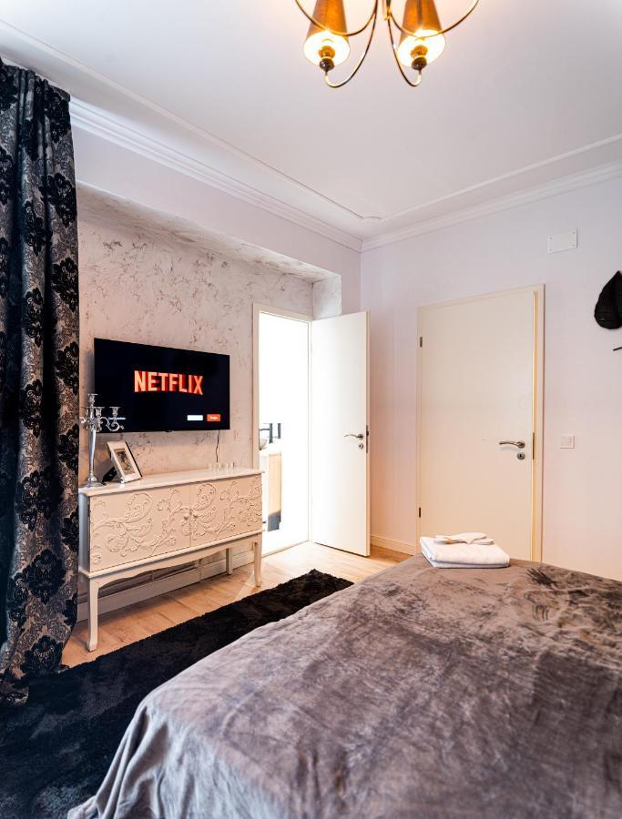 The Artist - Ultracentral Designer Apartment Бухарест Экстерьер фото