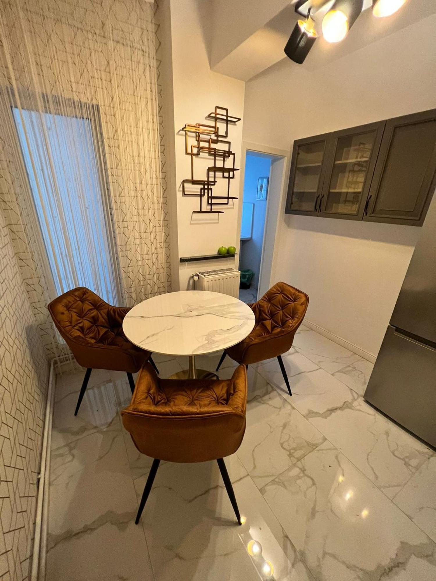 The Artist - Ultracentral Designer Apartment Бухарест Экстерьер фото